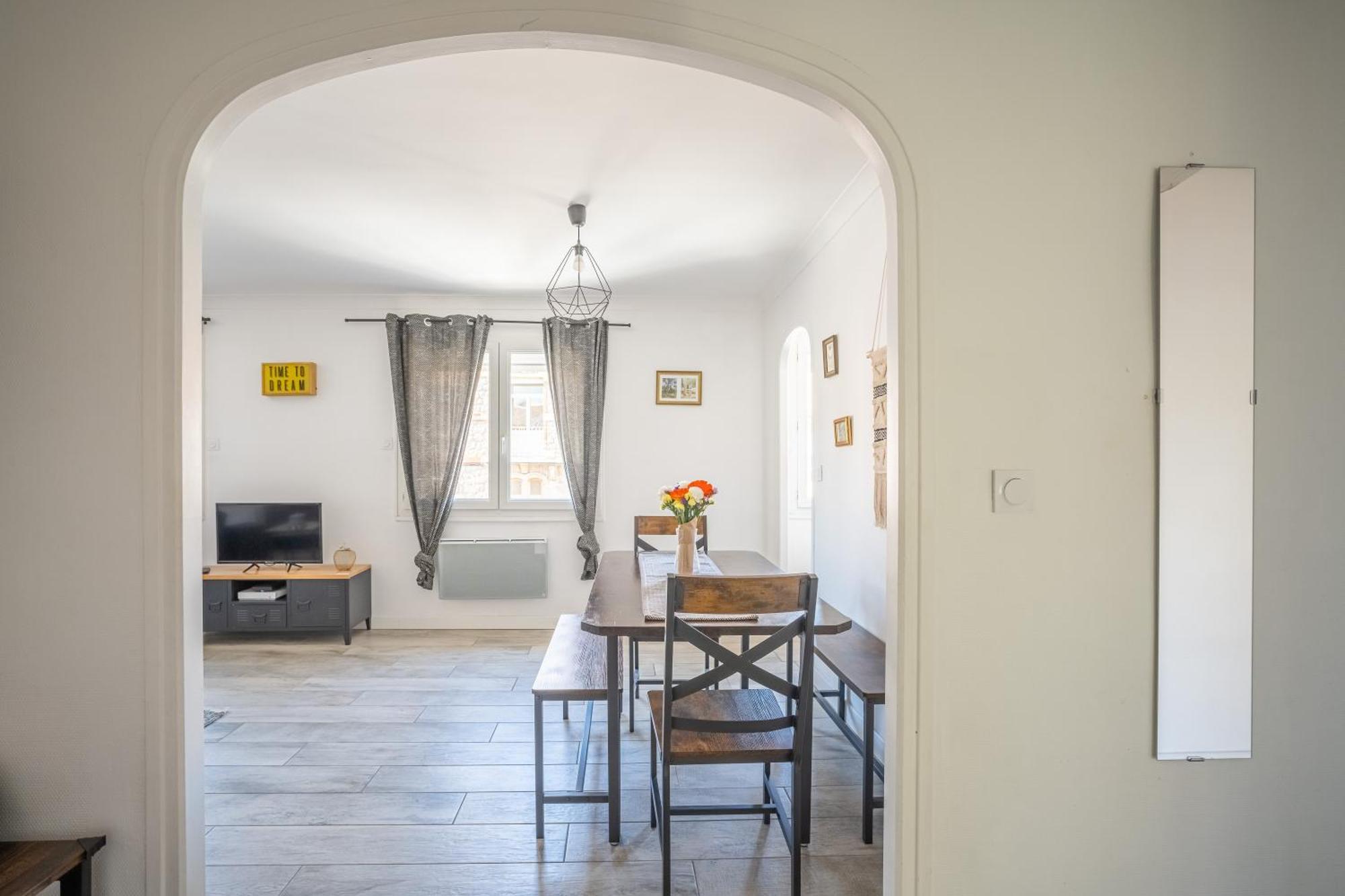 Apartment Le Spacieux Anatole, T3 Bis, Centre